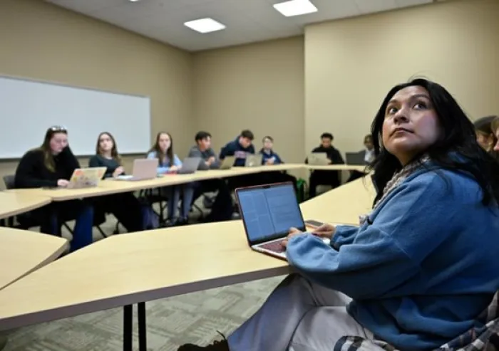 Student in seminar class