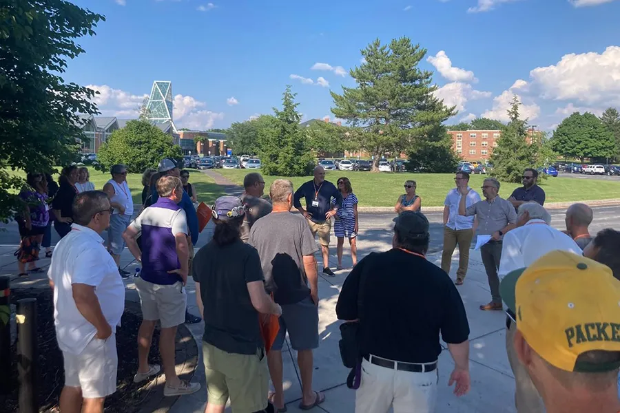 Prof. Dave Powell leads a program orientation.