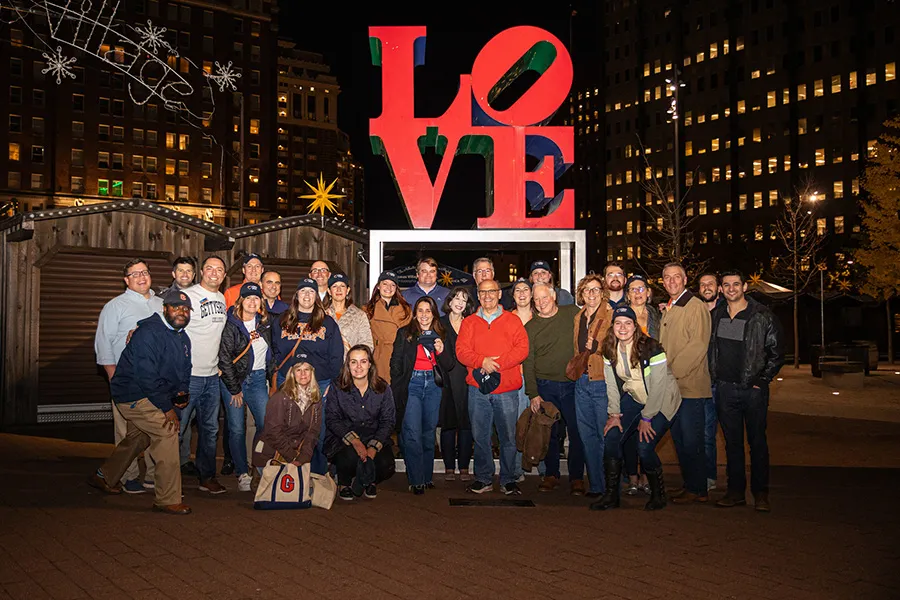 Gettysburgians take a photo at the LOVE sculpture 