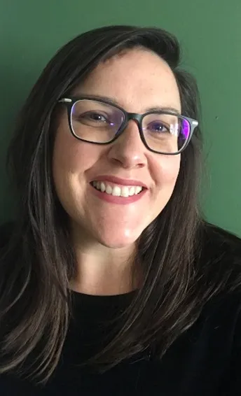 Celia Overby ’02