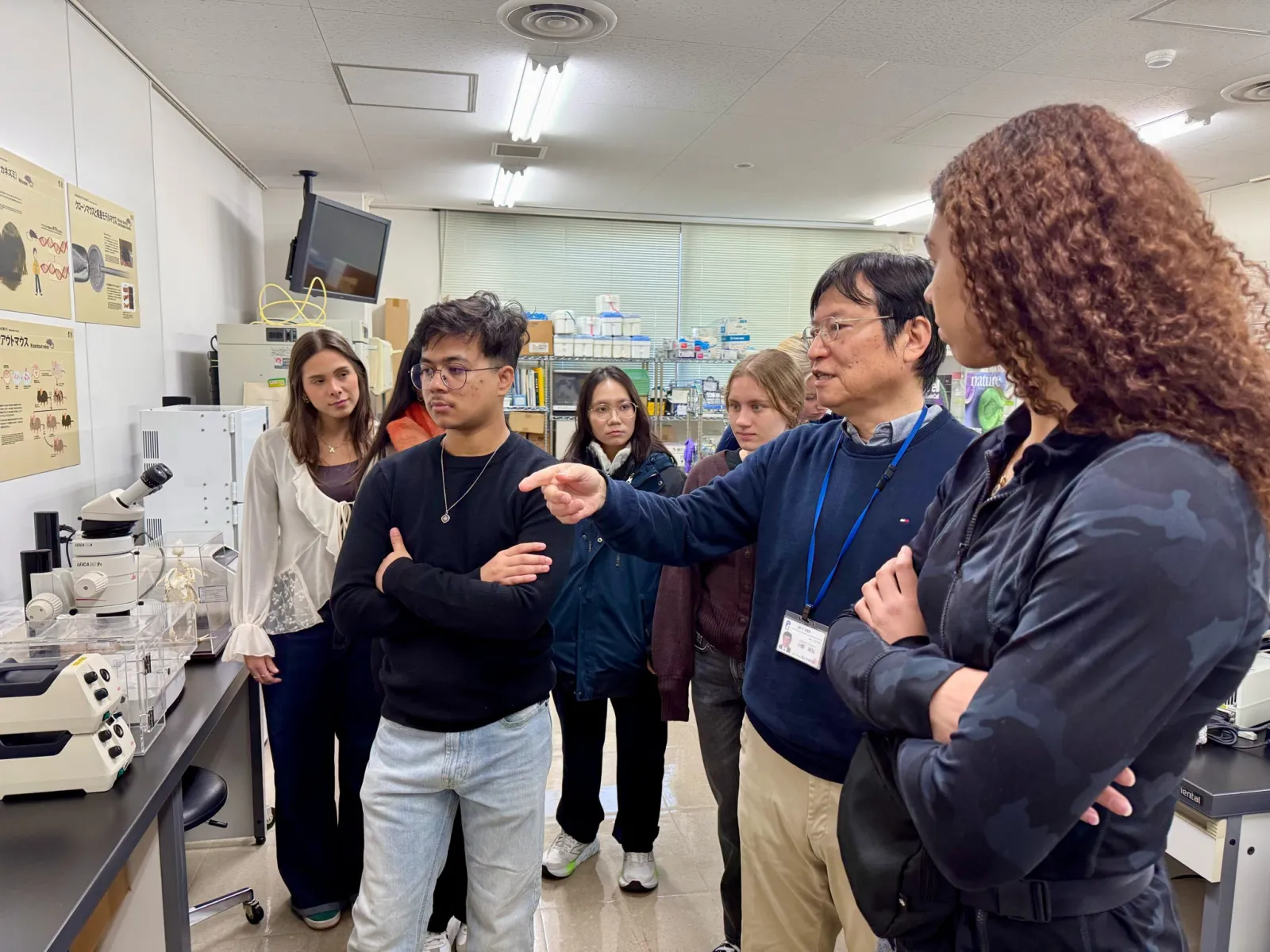 Group of Undergraduate Fellows touring a RIKEN facility in Japan