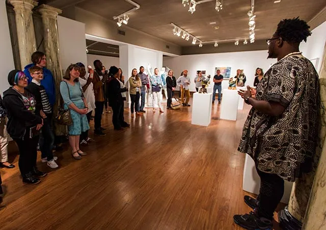 presentation in gallery to onlookers