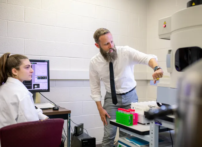student and prof view equipment