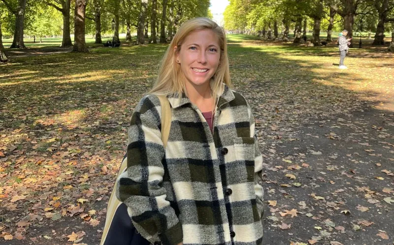 Morgan (Flagg) Fleites ’16 in Green Park in London, England