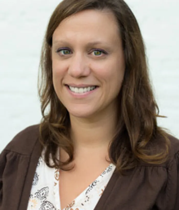 Photo of Laura R. Carr