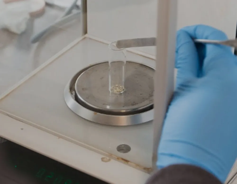 Measuring chemistry material by weight